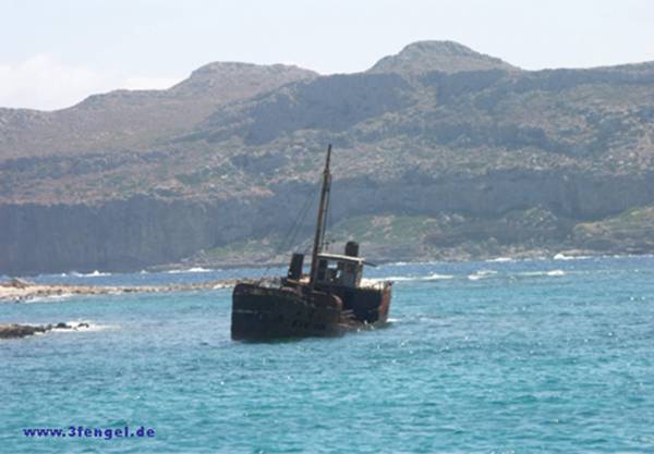 Letzter Halt2: Wind und Wellen besorgen den Rest. Aufgenommen bei Kreta August 2005.
