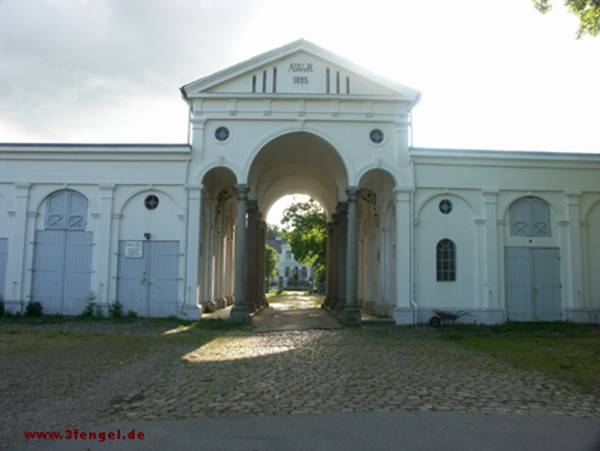 Heimat: Gutshof in Schleswig Holstein 
Nhe des Nord-Ostsee-Kanals im Juni 2005