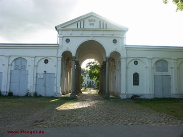 Heimat: Gutshof in Schleswig Holstein 
Nhe des Nord-Ostsee-Kanals im Juni 2005