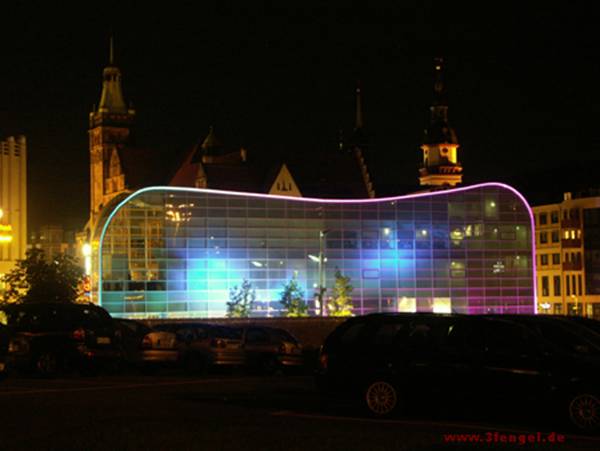 illuminated night picture of a futuristic building in Chemnitz