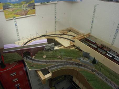 Einfahrt in den Schattenbahnhof, linke Seite