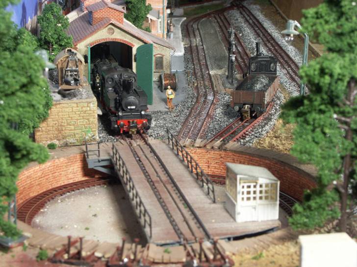 View on the depot in Rheinheim with turntable and engine 92